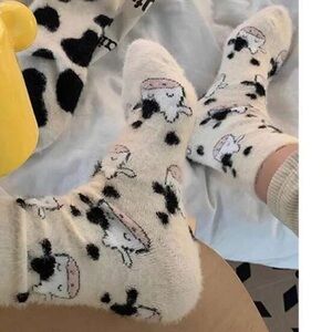 4 pairs cow patterned round neck plush fleece socks sz(36-39)